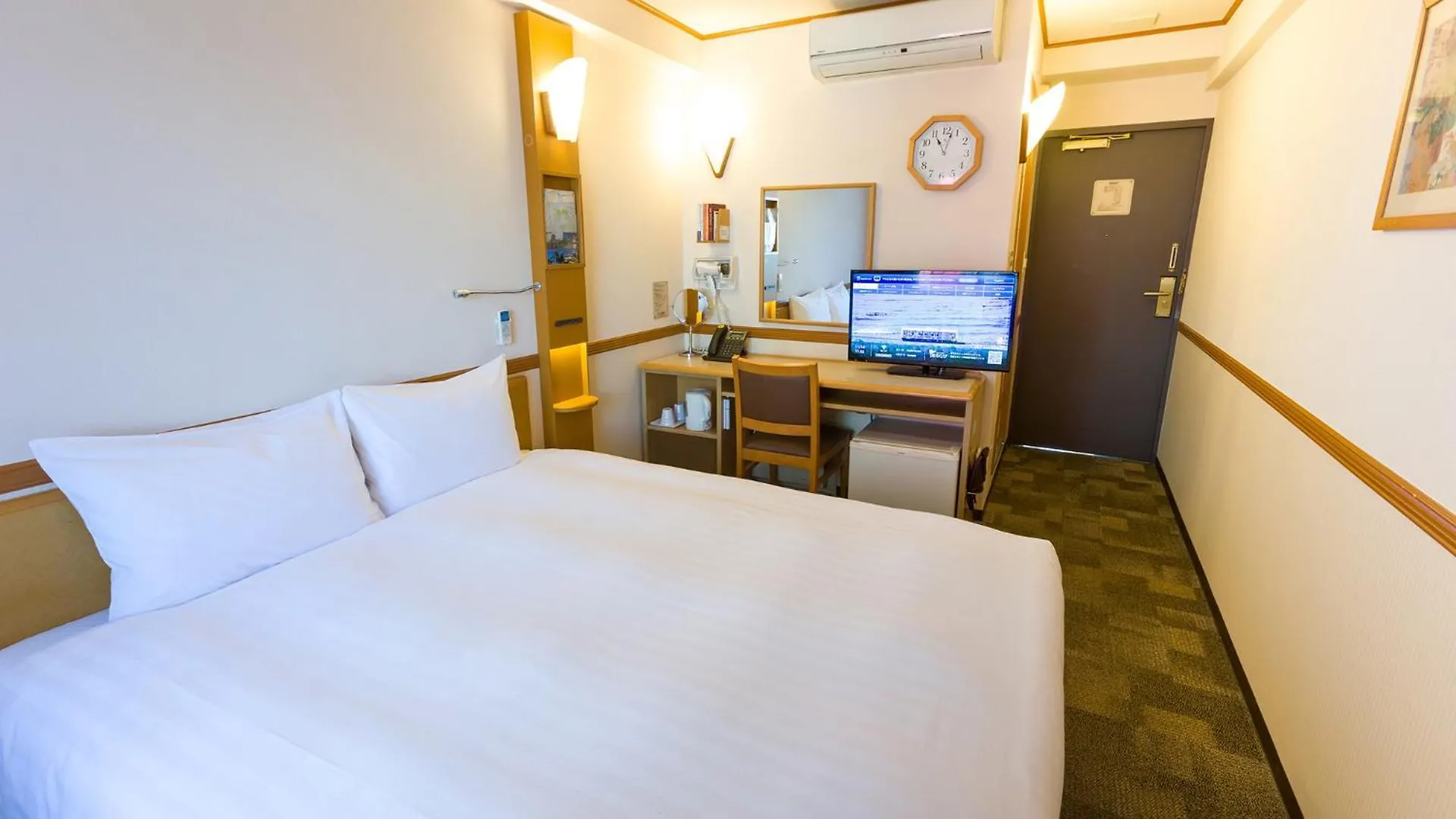 Toyoko Inn Hokkaido Kushiro Juji-Gai Hotel